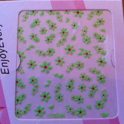NAIL ART - GLOW IN THE DARK