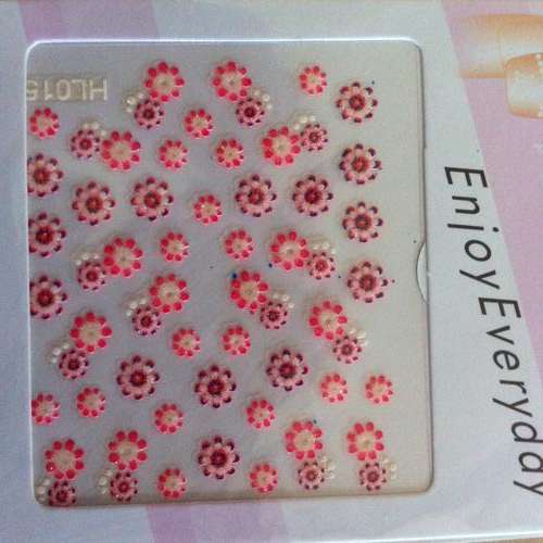 NAIL ART