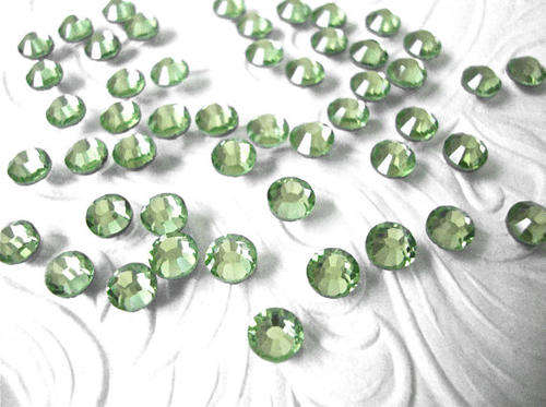 1 x GROSS - HOT-FIX SS16  3.8 - 4 mm CRYSTAL RHINESTONES - PERIDOT