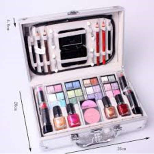 Professional color make up set in aluminum case ideal gift