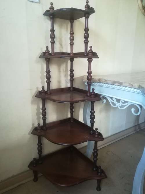 Beautiful Victorian style Whatnot