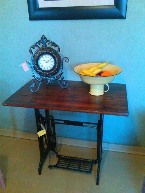 Stunning sewing machine table