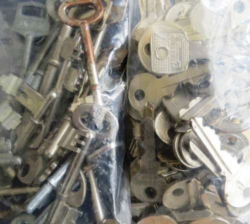 Assorted Keys - 826g