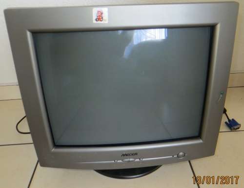 Mecer 17" SVGA CRT Monitor
