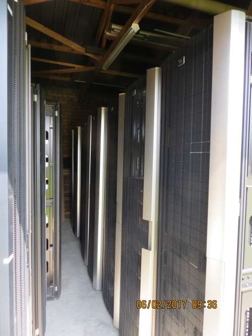 HP 42U Server Rack