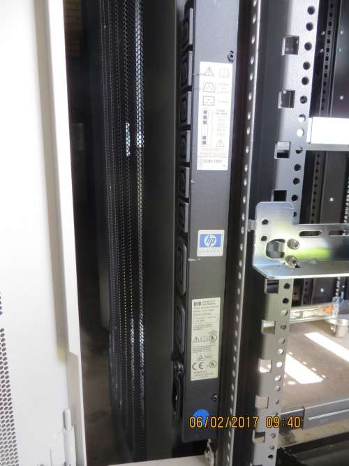HP 42U Server Rack