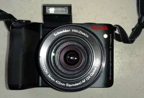 Kodak Z8612 IS EasyShare Digital Zoom Camera