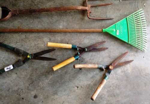 Assorted Gardening Tools - 13pcs   ***Restock your Garden Service***