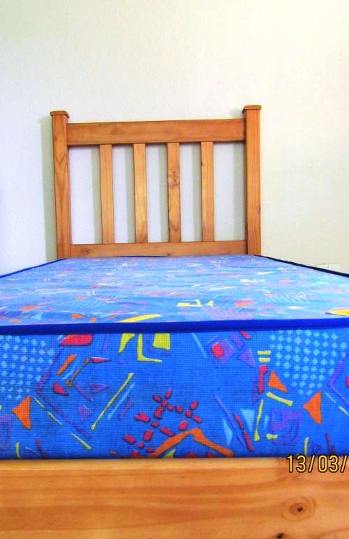 Single Bed & Mattress with Under-Bed Drawer - Knotty Pine with Oregon Pine Stain/Lacquer