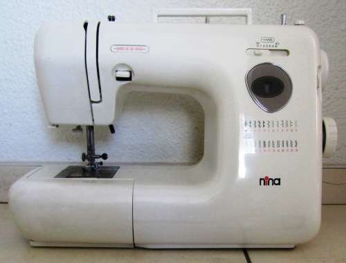 Bernina Nina 4023 Sewing Machine