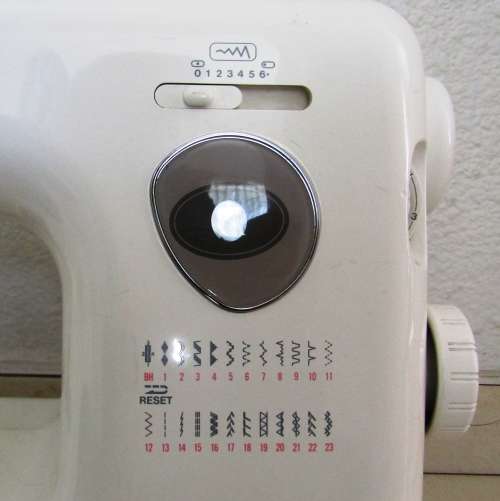 Bernina Nina 4023 Sewing Machine