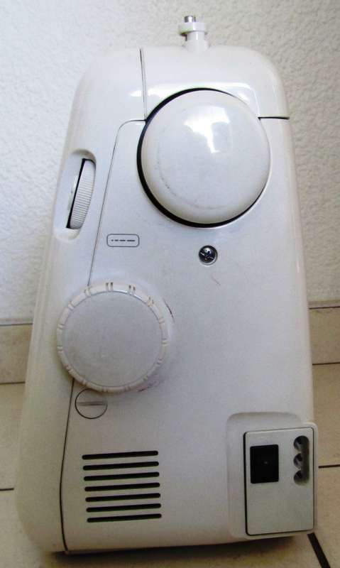 Bernina Nina 4023 Sewing Machine