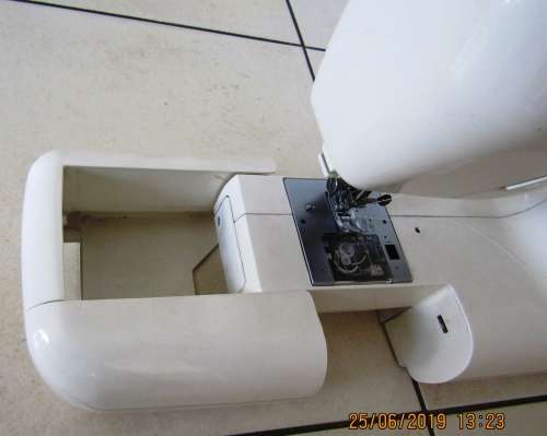 Bernina Nina 4023 Sewing Machine