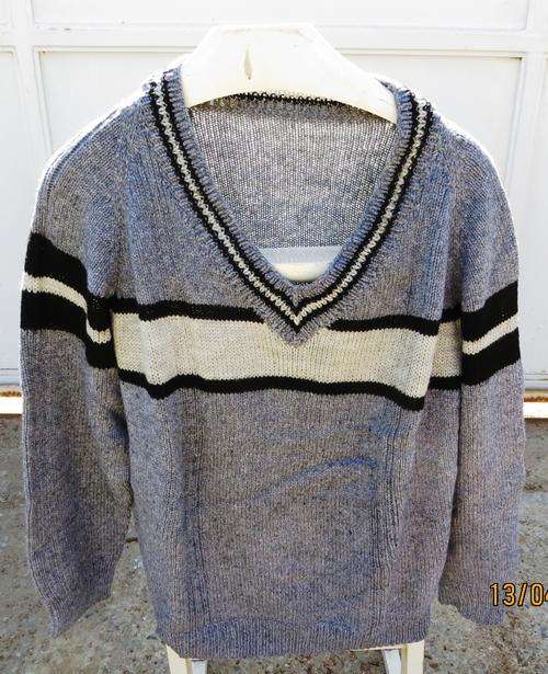 Pre-Worn Jersey - Men's V-Neck Medium