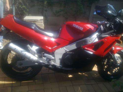 Yamaha 750 FZR