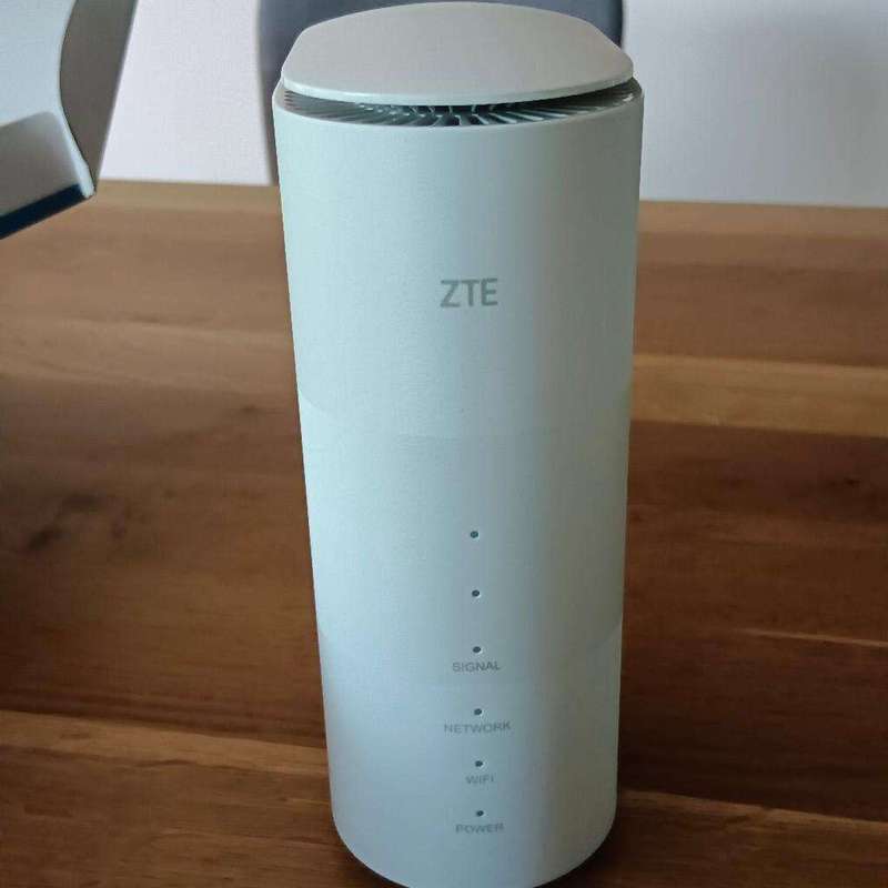 Unlocked ZTE 5G MC888 Wifi router wifi 6 3.8gbps (All networks)