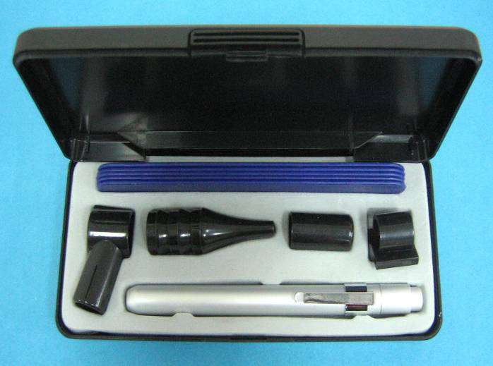 OTOSCOPE DELUXE WITH TONGUE DEPRESSOR AND LENS ATTACHMENT