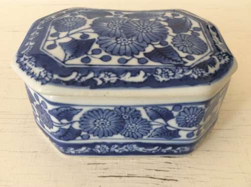 Blue & White Trinket Box Dressing Table Powder Bowl  Chinese Porcelain