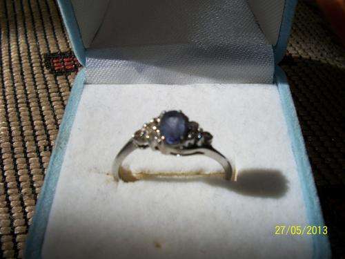 Gorgeous!! 9ct White Gold with 0.45ct Tanzanite Ring.