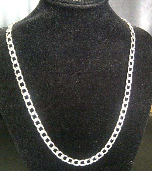 ***STAINLESS STEEL MENS/LADIES CHAIN***58cm long x 8mm wide**