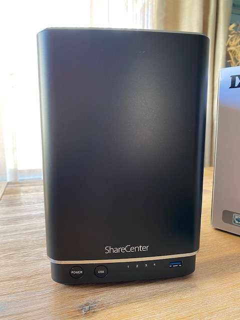 D-Link DNS-340L ShareCenter 4-Bay Cloud Network Storage Enclosure (Diskless/Barebone)