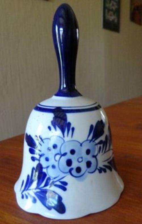 PRETTY DELFT BELL