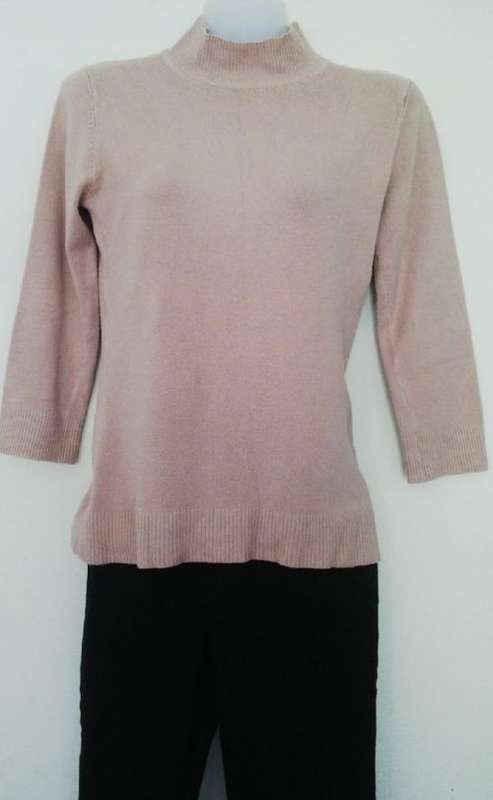 Pale Pink fine Knit Top with 3/4 Sleeves By Kelso Size Small