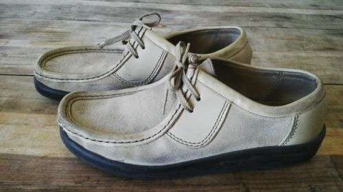 Beige Sioux Shoes by Grasshopper Size 9