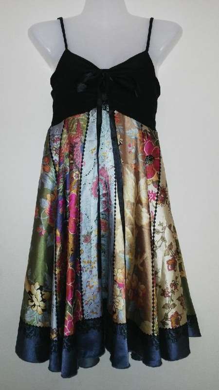 Beautiful Silk look Mini Dress Size 32