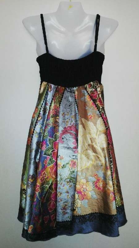 Beautiful Silk look Mini Dress Size 32
