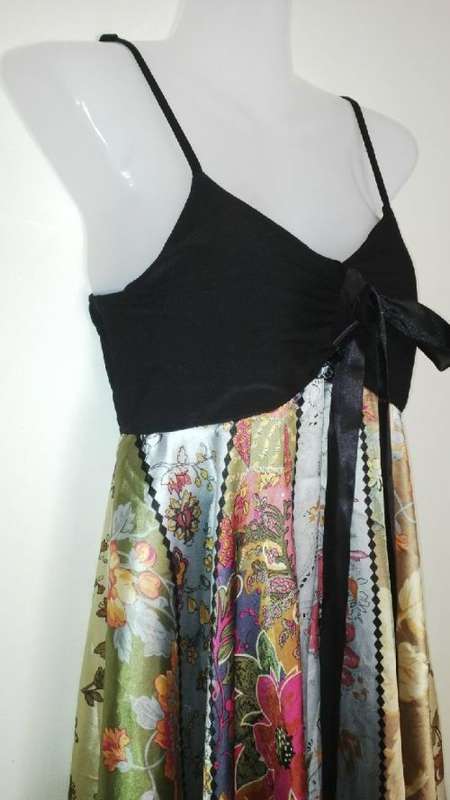 Beautiful Silk look Mini Dress Size 32