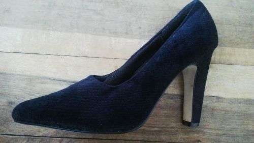 Black Court Shoes Size 6
