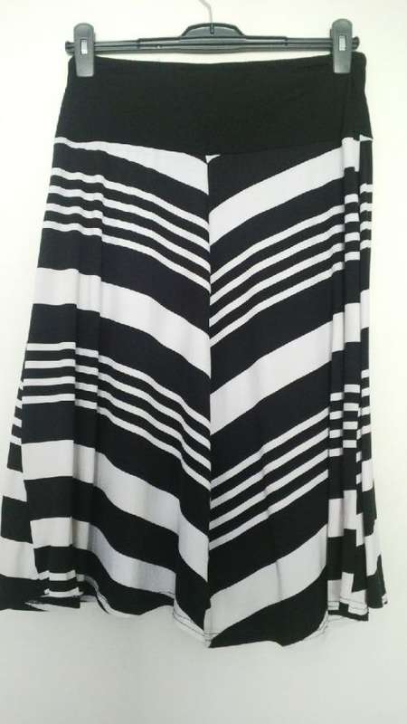 Black and white striped skirt by Image Size 32