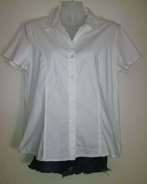 White Short Sleeve Fitted Shirt By Fashion Express Size 12