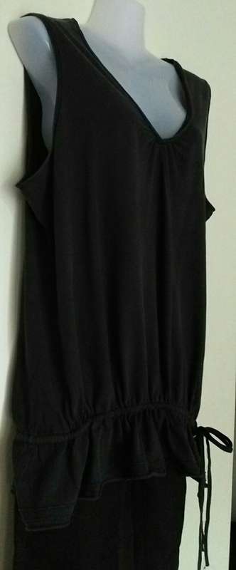 Black Longer length V Neck Top With drawstring Waist Size 18