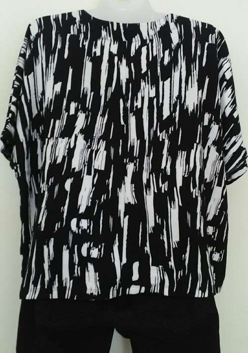 Black and White V neck Top Size Large
