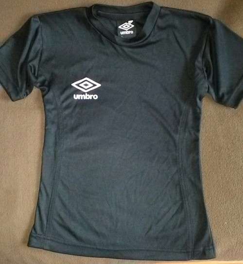 Umbro Kids Black Soccer Kit Age 9-10