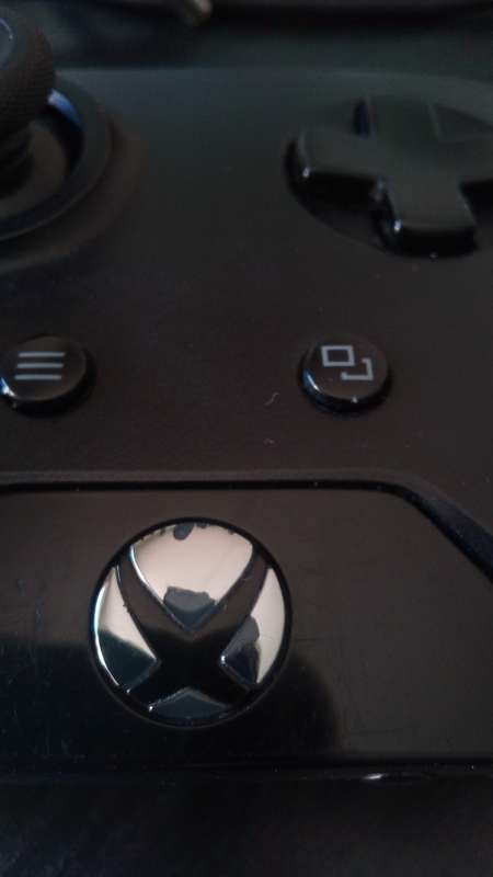 Xbox One with Wireless Controller - Xbox One