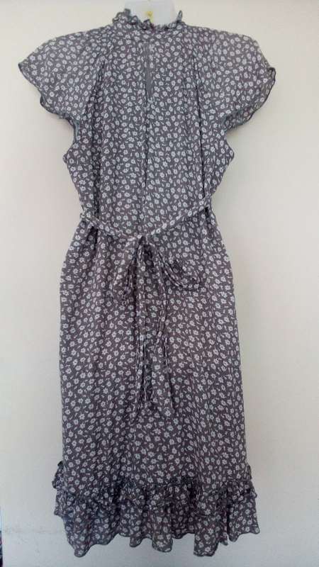 Super Cute Grey Flowered Dress by Fashion Express