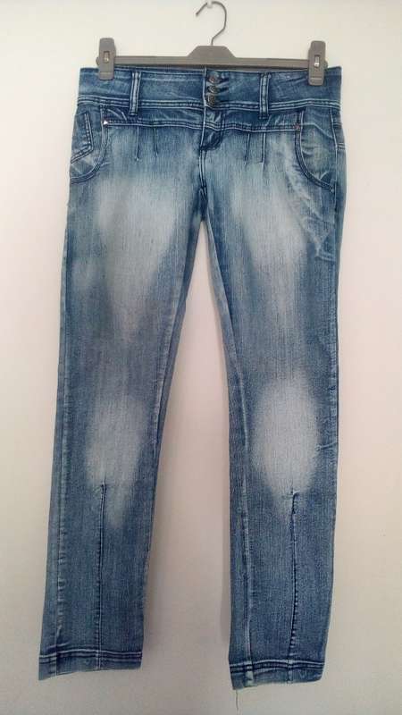 Awesome Lowrise Faded Skinny Jeans By RT Size 32