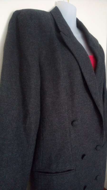 Lovely Warm Grey Wool Mix Skirt Suit Size 12