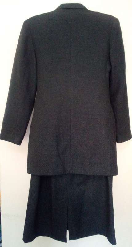 Lovely Warm Grey Wool Mix Skirt Suit Size 12