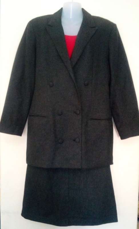 Lovely Warm Grey Wool Mix Skirt Suit Size 12