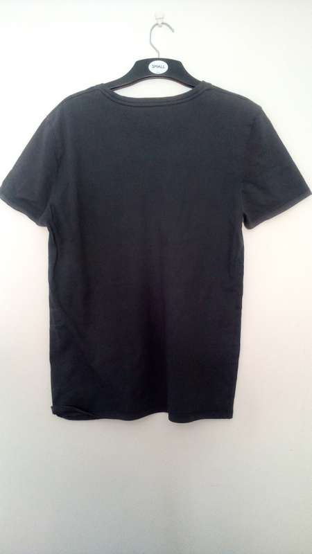 Mens Grey T shirt by Guess Size Medium