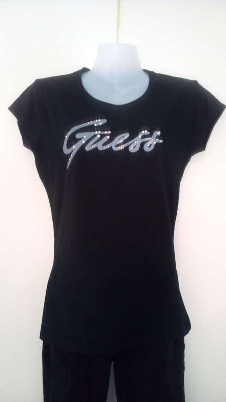 Fitted Black T shirt by Guess size Small