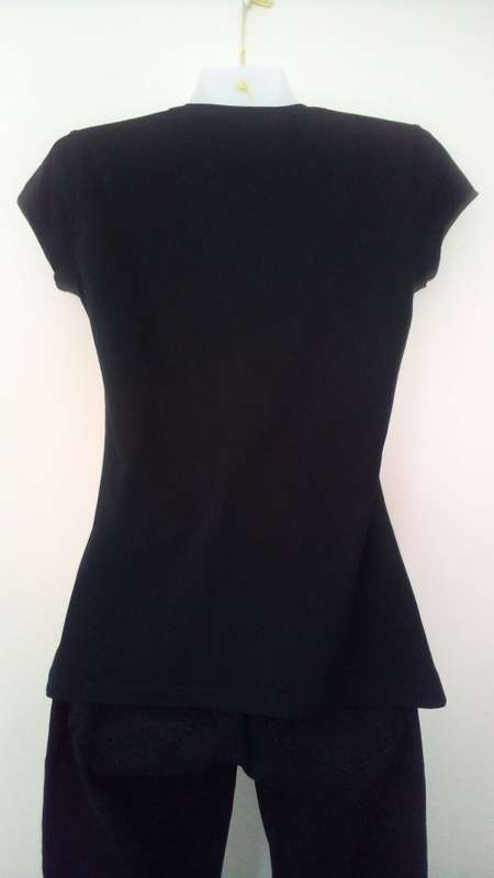 Fitted Black T shirt by Guess size Small