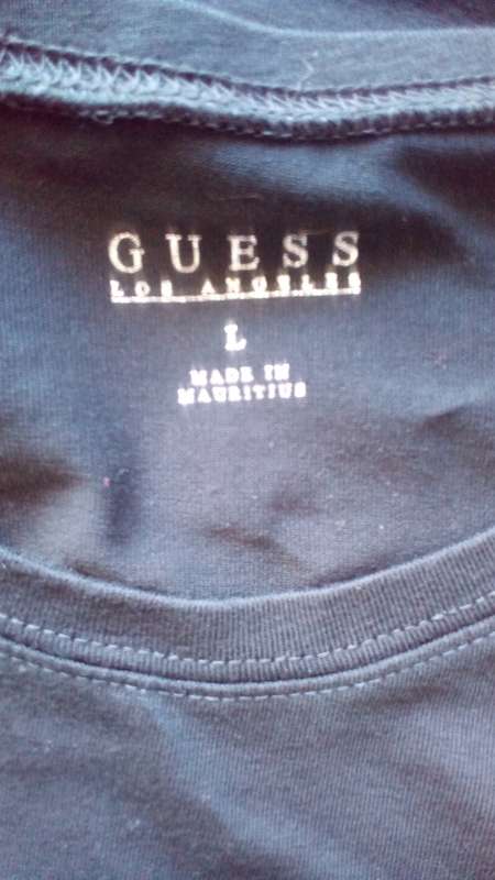 Fitted Black T shirt by Guess size Small