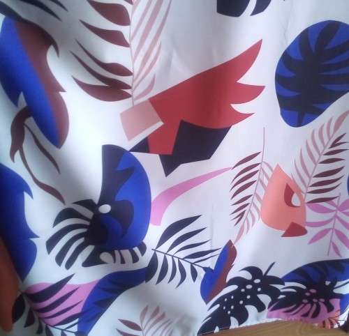 Silky White Maxi Dress with Leaf Motif Size Large Summer Classic