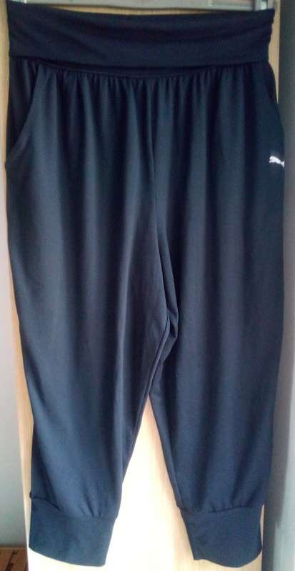 3/4 Length Black Harem Pants by Puma Size 10