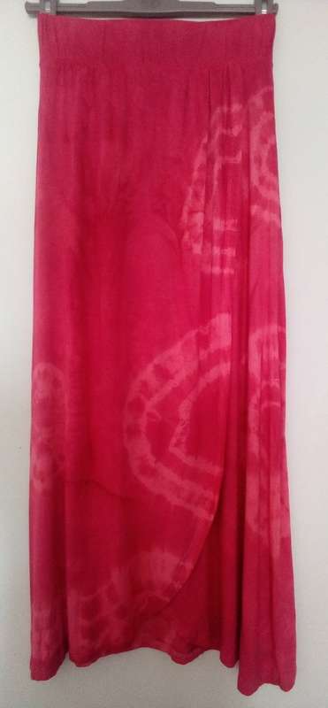 Full length Skirt, Pink Tie Dye by Freedom Size Medium Boho, Hippy, Festival Vibes